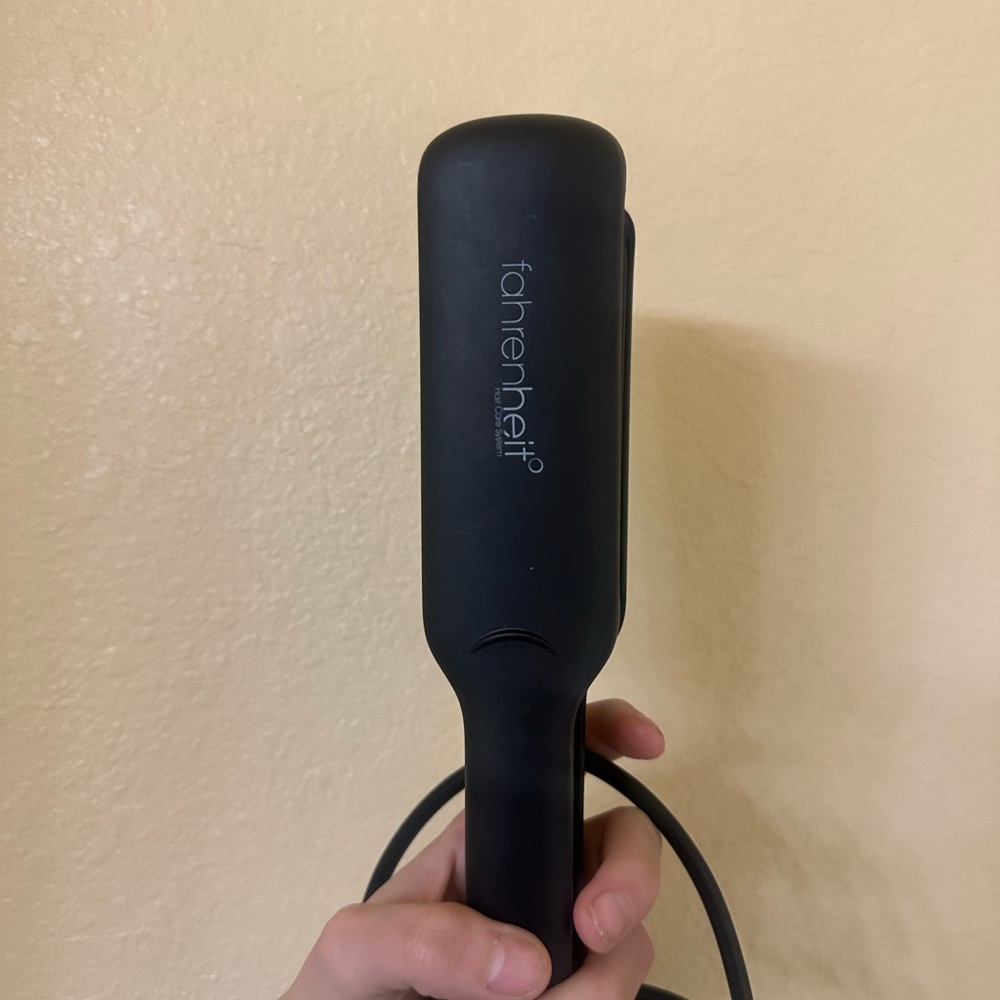 Fahrenheit Black Matte Hair Straightener
